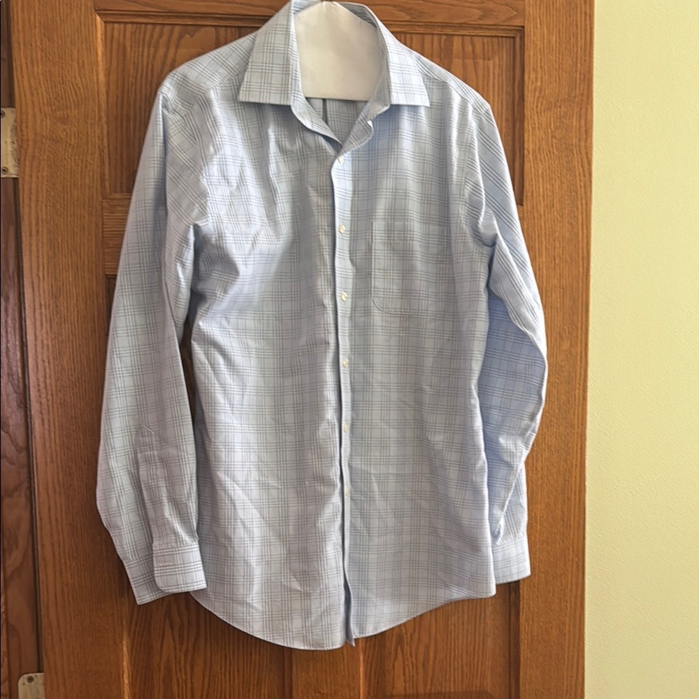 Brooks Brothers Blue Dress Shirt with Classic Elegance